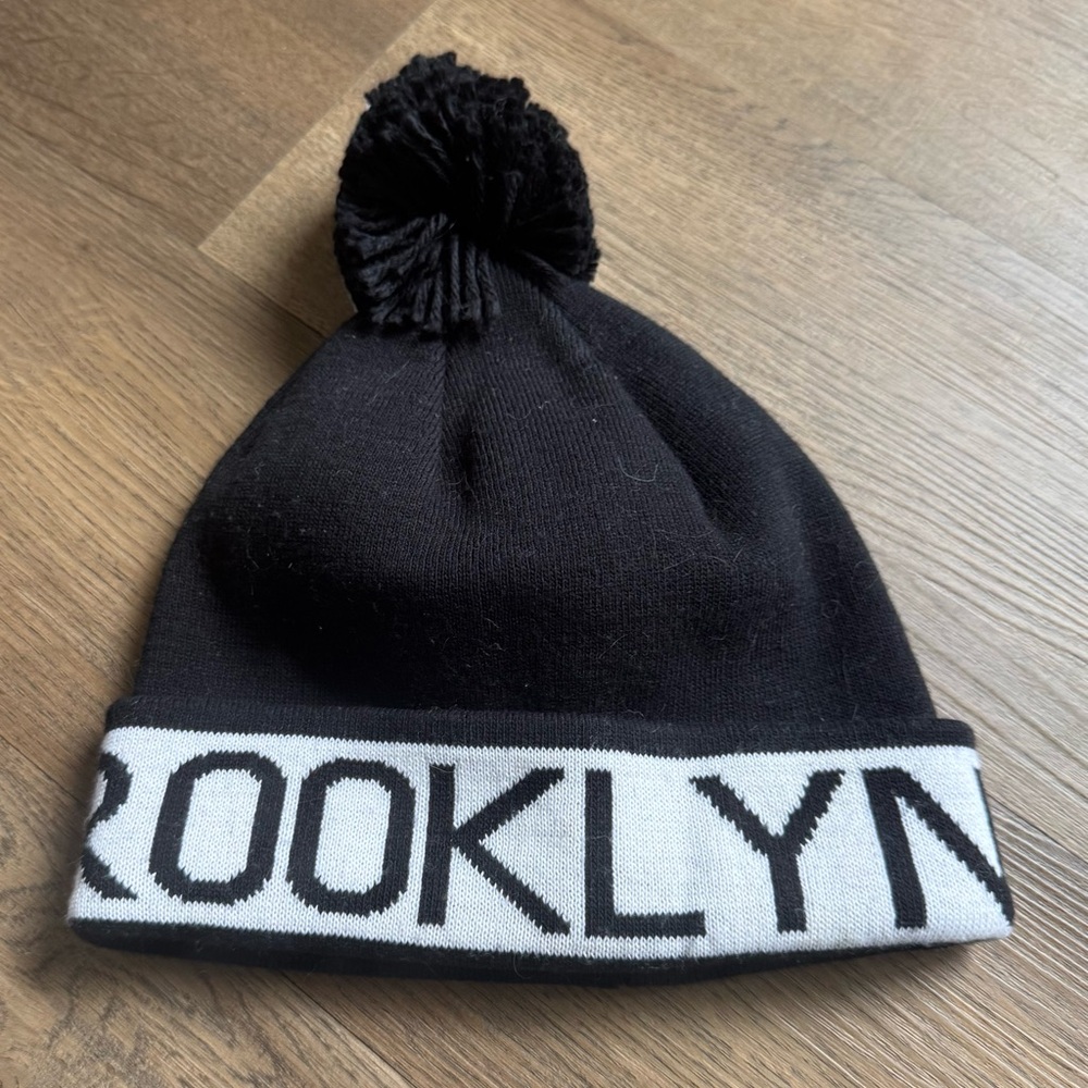 Brooklyn Pom-Pom Beanie - Black & White